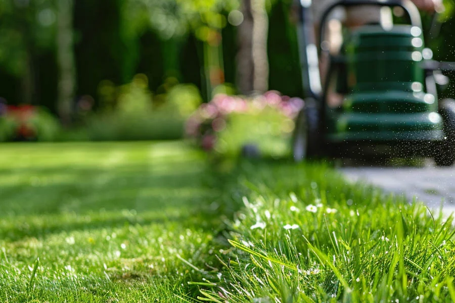 lithium ion battery powered lawn mowers